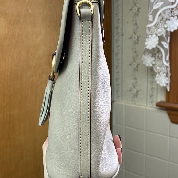 Large Light Taupe Florentine Dottie - Picture 4 of 11